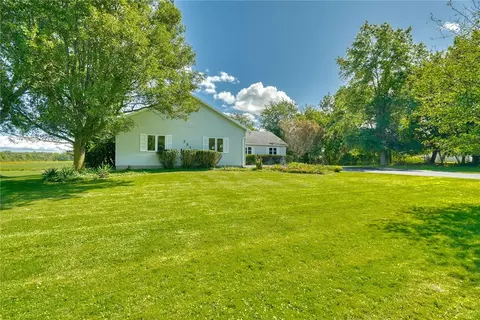 Exterior - 286 Phillips Rd, Webster, NY 14580 photo 5 of 10