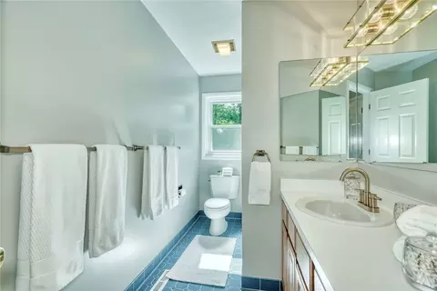 Bath - 286 Phillips Rd, Webster, NY 14580 photo 4 of 5