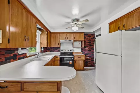 Kitchen - 135 Dierdre Dr, Irondequoit, NY 14617 photo 1 of 3