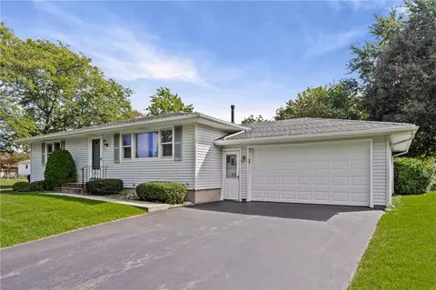 Exterior - 135 Dierdre Dr, Irondequoit, NY 14617 photo 2 of 5