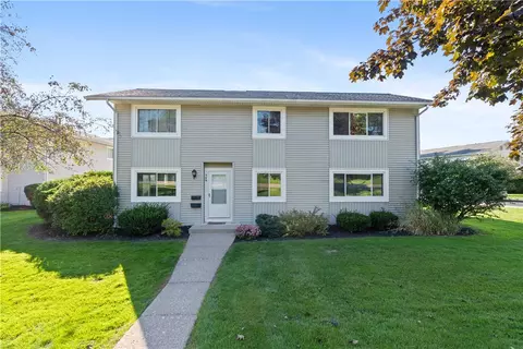 549 Eastbrooke Ln, Rochester, NY 14618