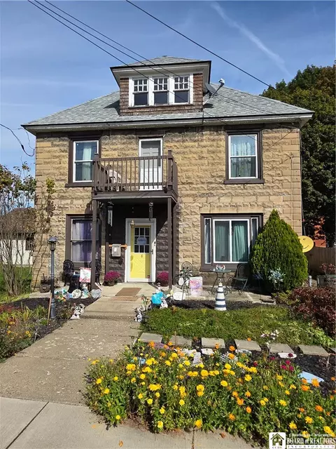 8 Curtis St, Jamestown, NY 14701