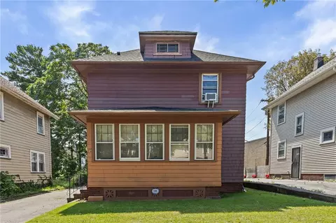 35 Malling Dr, Rochester, NY 14621