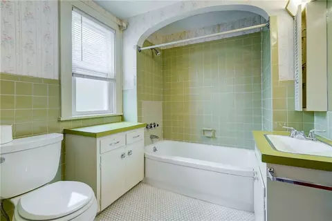 Bath - 151 Hurstbourne Rd, Irondequoit, NY 14609 photo 1 of 3