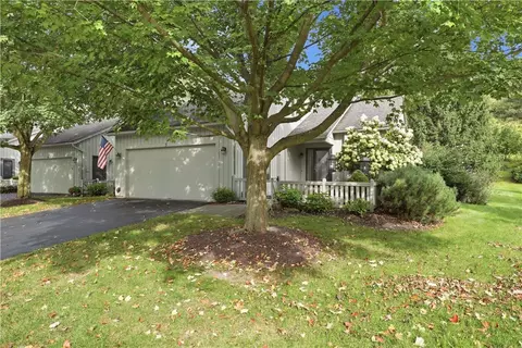 5 Hill Creek Rd, Rochester, NY 14625