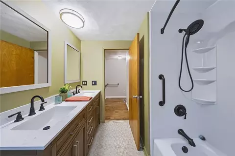 Bath - 947 Copperkettle Rd, Webster, NY 14580 photo 4 of 4