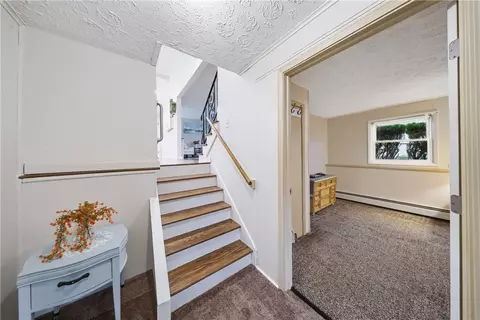 Entry Way - 947 Copperkettle Rd, Webster, NY 14580 photo 4 of 8