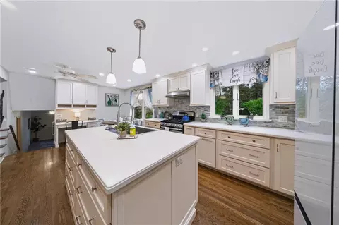 Kitchen - 947 Copperkettle Rd, Webster, NY 14580 photo 3 of 6