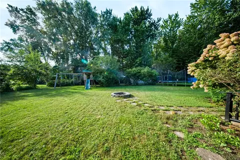 Exterior - 947 Copperkettle Rd, Webster, NY 14580 photo 7 of 8