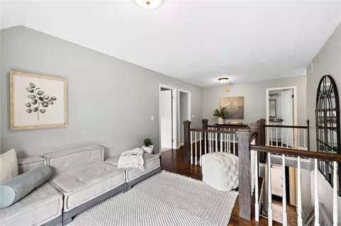 Entry Way - Undisclosed, Irondequoit, NY 14617 photo 5 of 7