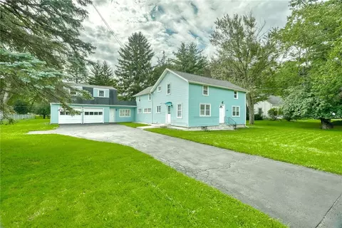 595 Hinchey Rd, Gates, NY 14624