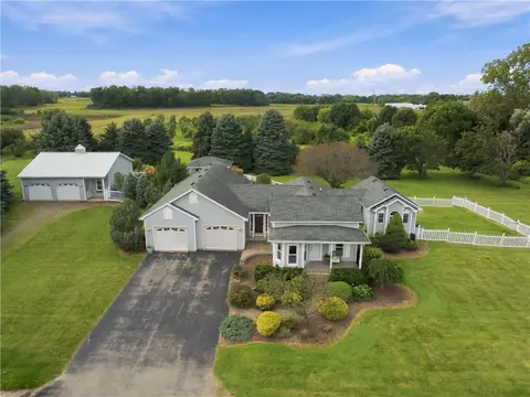 6071 Ridge Chapel Rd, Williamson, NY 14589