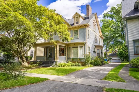 84 Dartmouth St, Rochester, NY 14607