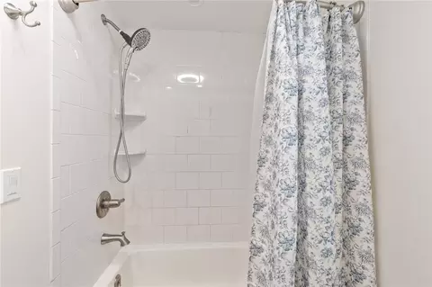 Bath - 235 Wildmere Rd, Irondequoit, NY 14617 photo 2 of 3