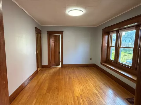 Living - 247 Point Pleasant Rd, Irondequoit, NY 14622 photo 4 of 5
