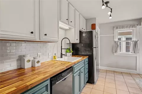 Kitchen - 4 Chimayo Rd, Irondequoit, NY 14617 photo 2 of 3