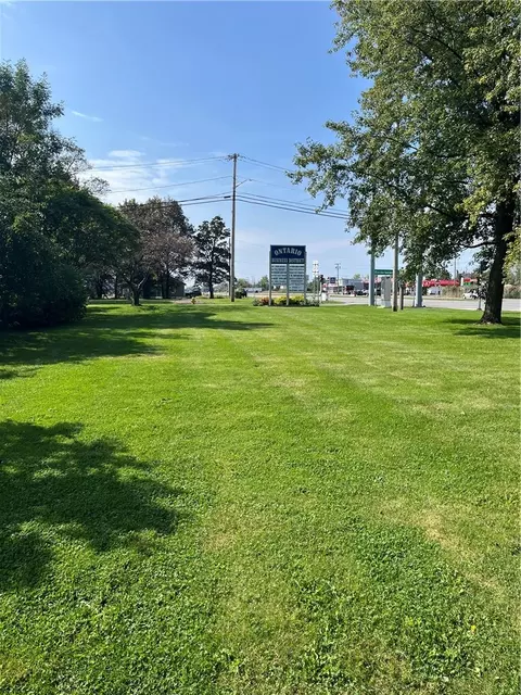 6288 Knickerbocker Rd, Ontario, NY 14519