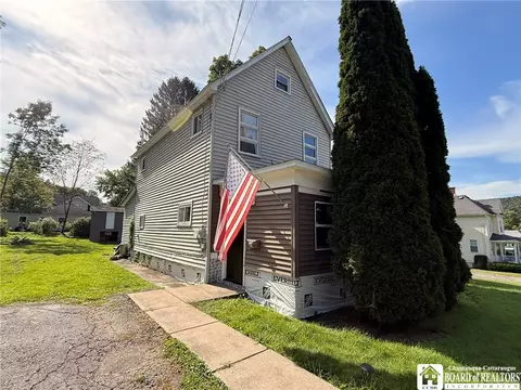 76 Oxford St, Bradford, PA 16701