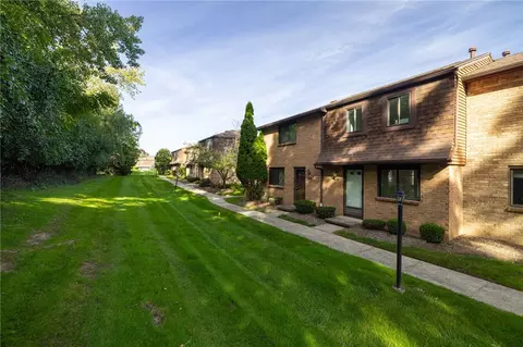 632 Surrey Hill Way, Rochester, NY 14623