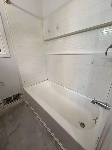 Bath - 23 Broderick Dr, Irondequoit, NY 14622 photo 2 of 4