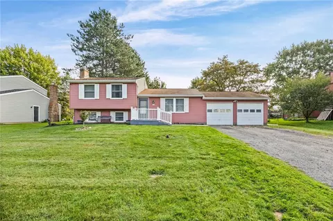 26 Settlers Ln, Hamlin, NY 14464