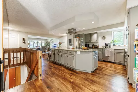 Kitchen - 546 Crest Cir, Webster, NY 14580 photo 5 of 6