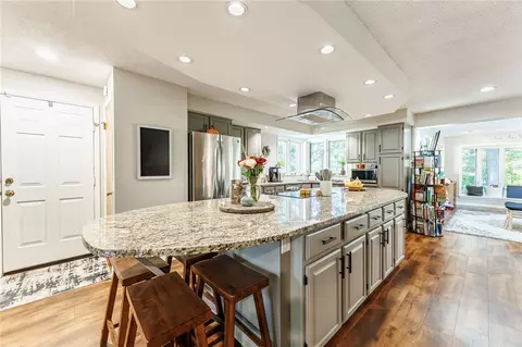 Kitchen - 546 Crest Cir, Webster, NY 14580 photo 3 of 6