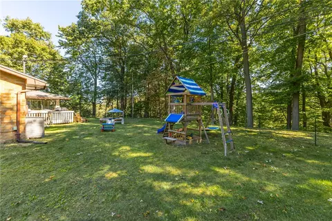 Exterior - 546 Crest Cir, Webster, NY 14580 photo 7 of 15