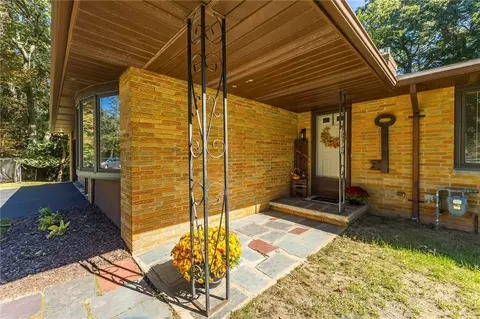 Exterior - 546 Crest Cir, Webster, NY 14580 photo 5 of 15
