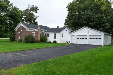 13238 Ridge Rd W, Gaines, NY 14411