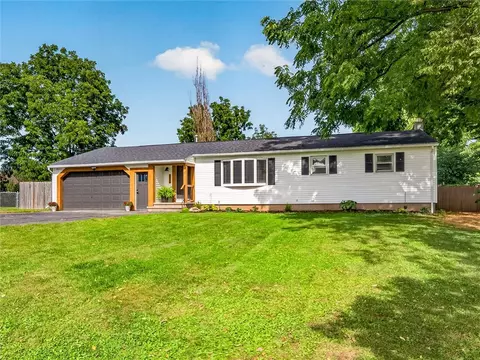3452 Chili Ave, Chili, NY 14624