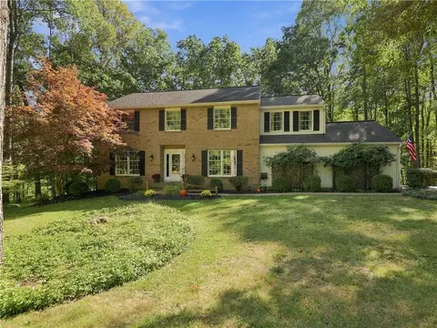 16 Knollbrook Ln E, Erwin, NY 14870