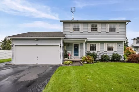 38 Woodstock Ln, Brockport, NY 14420