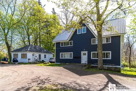238 12 E Main St, Westfield, NY 14787