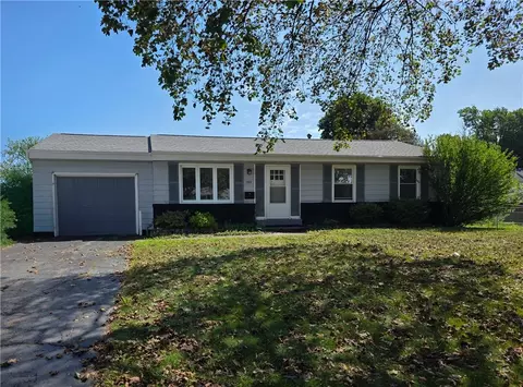 180 Duxbury Rd, Greece, NY 14626