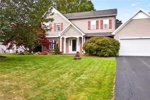 186 Paula Red Ln, Greece, NY 14626