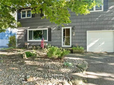 102 Harding Ave, Salina, NY 13088