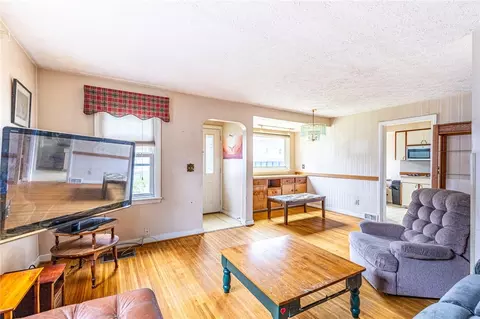 Living - 909 Whitlock Rd, Irondequoit, NY 14609 photo 3 of 3