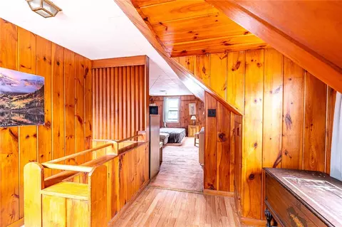 Entry Way - 909 Whitlock Rd, Irondequoit, NY 14609 photo 1 of 2