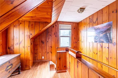 Entry Way - 909 Whitlock Rd, Irondequoit, NY 14609 photo 2 of 2