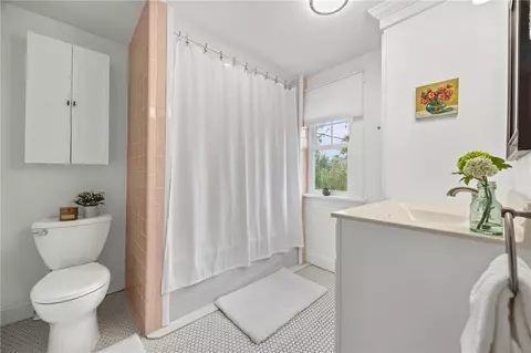 Bath - 68 Thornton Rd, Irondequoit, NY 14617 photo 2 of 3
