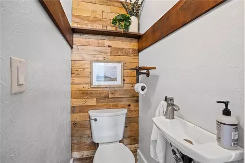 Bath - 68 Thornton Rd, Irondequoit, NY 14617 photo 1 of 3