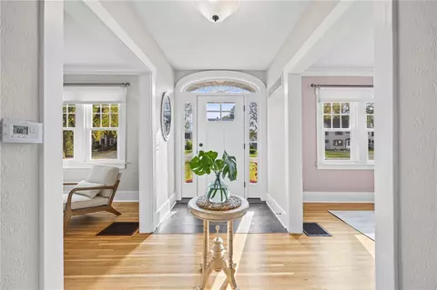 Entry Way - 68 Thornton Rd, Irondequoit, NY 14617 photo 2 of 4