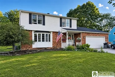 52 Wyndmoor Ct, Depew, NY 14043