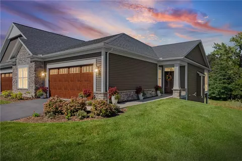 1368 Dawns Mist Lndg, Webster, NY 14580