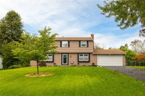 23 Lookout View Rd, Perinton, NY 14450