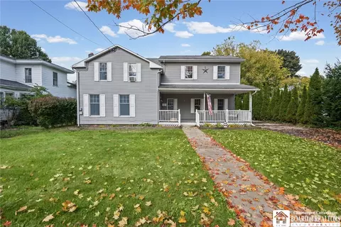 6 Center St, Randolph, NY 14772