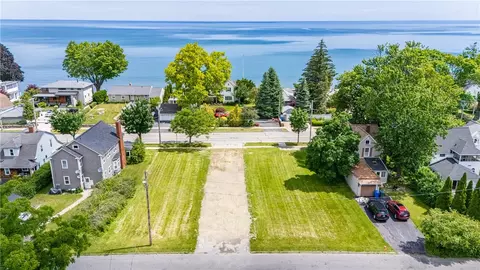 425 Beach Ave, Rochester, NY 14612