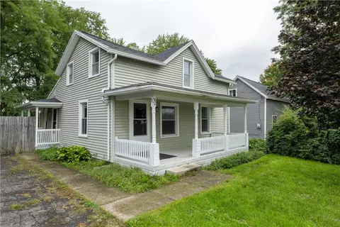 5652 Allen Padgham Rd, Farmington, NY 14425
