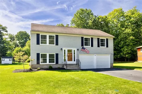 66 Reddick Ln, Ogden, NY 14624